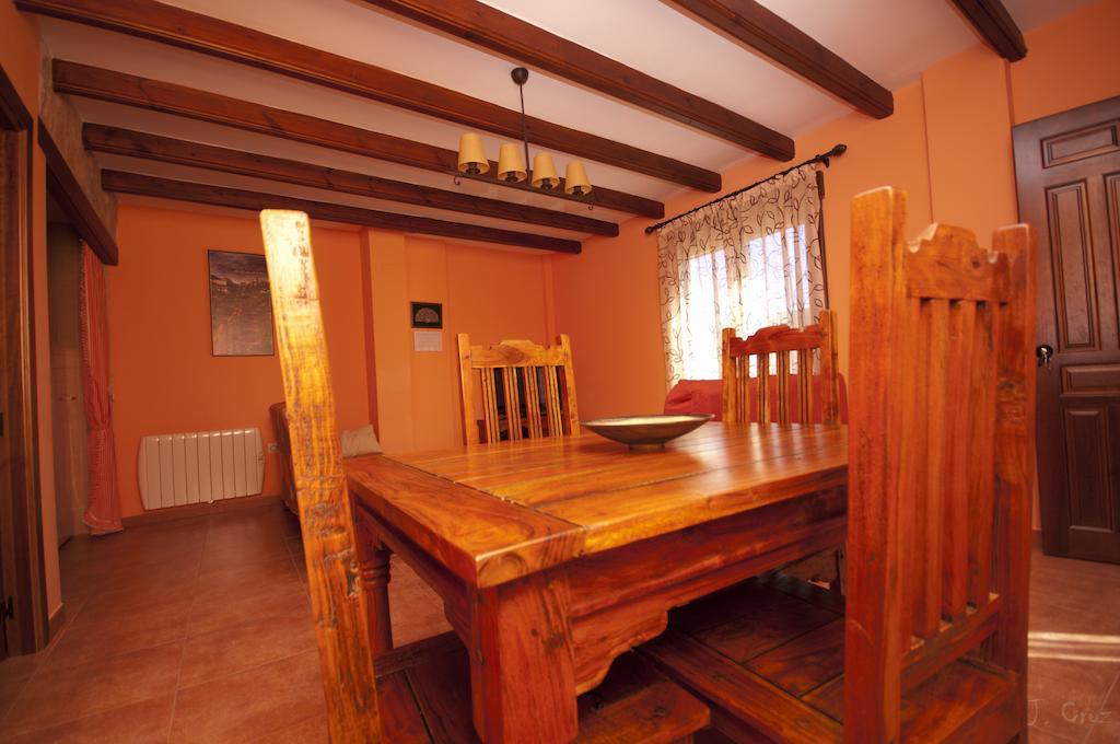 Alojamientos Rurales la Fuente Villalba de la Sierra Habitación foto