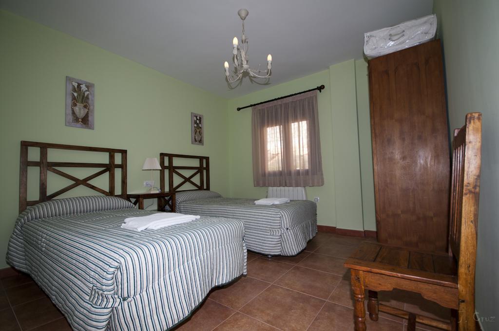 Alojamientos Rurales la Fuente Villalba de la Sierra Habitación foto