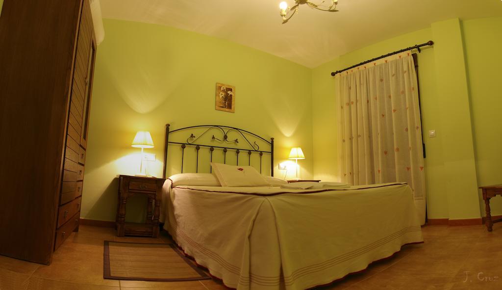 Alojamientos Rurales la Fuente Villalba de la Sierra Habitación foto