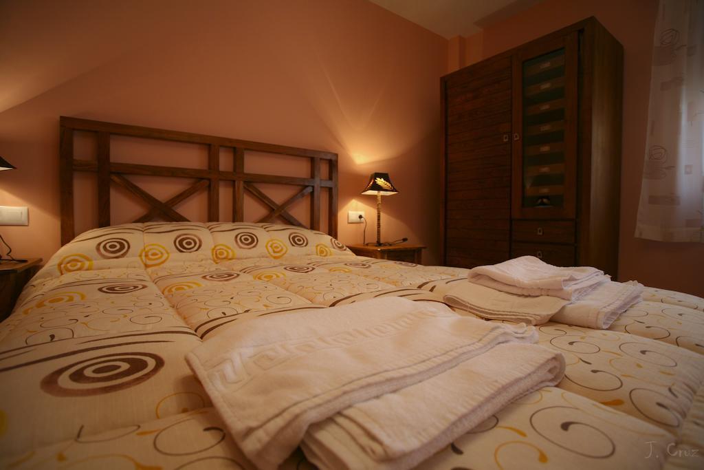Alojamientos Rurales la Fuente Villalba de la Sierra Habitación foto